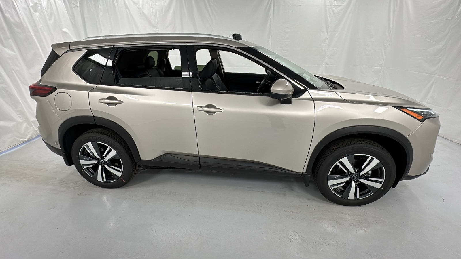 2025 Nissan Rogue SL 2