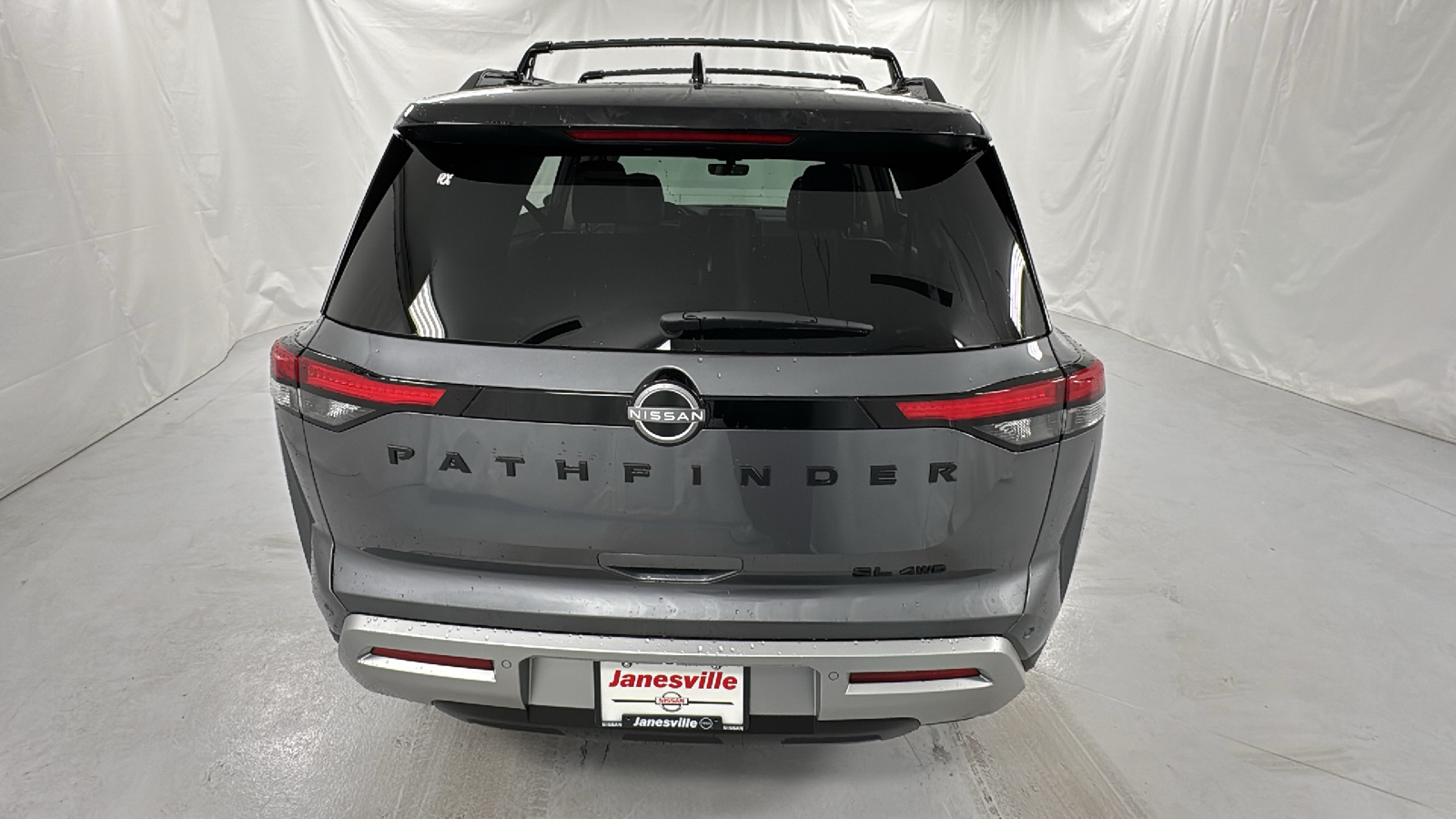 2025 Nissan Pathfinder SL 4