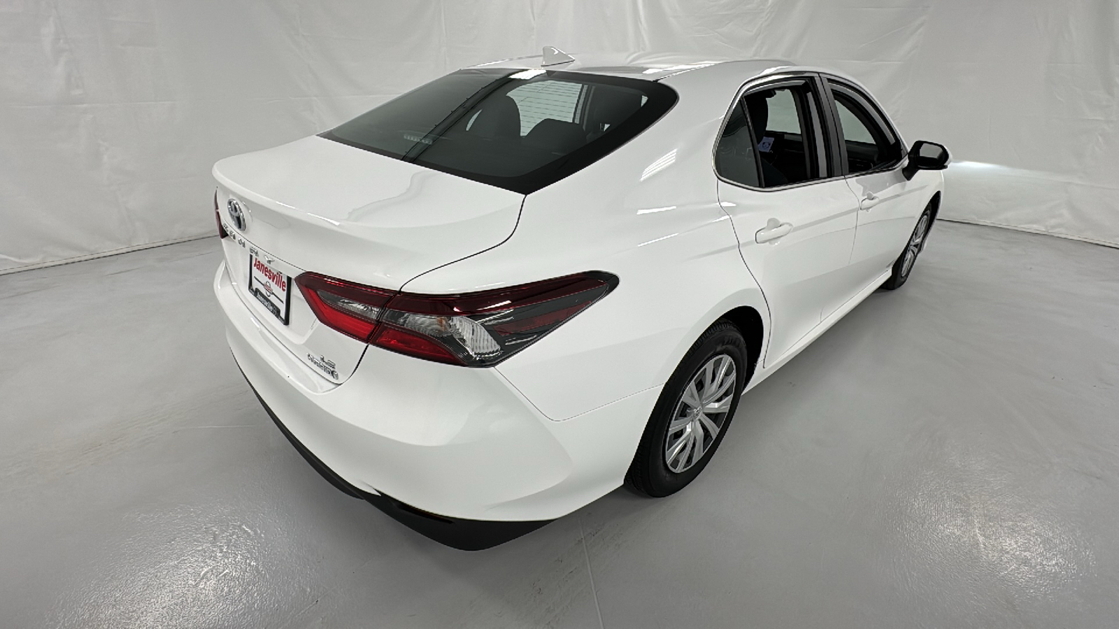 2022 Toyota Camry Hybrid LE 3