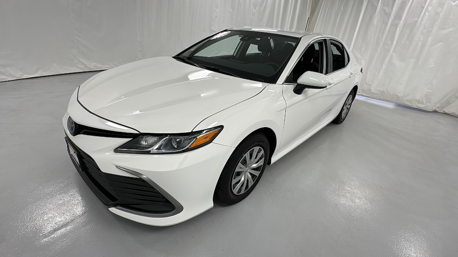 2022 Toyota Camry Hybrid LE 7