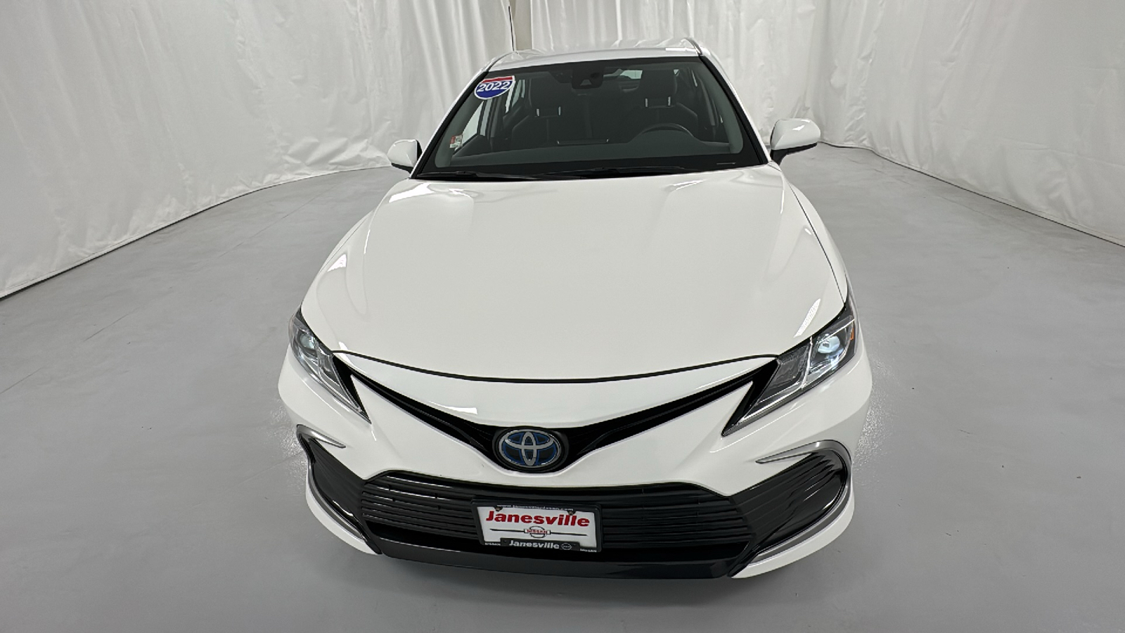 2022 Toyota Camry Hybrid LE 8