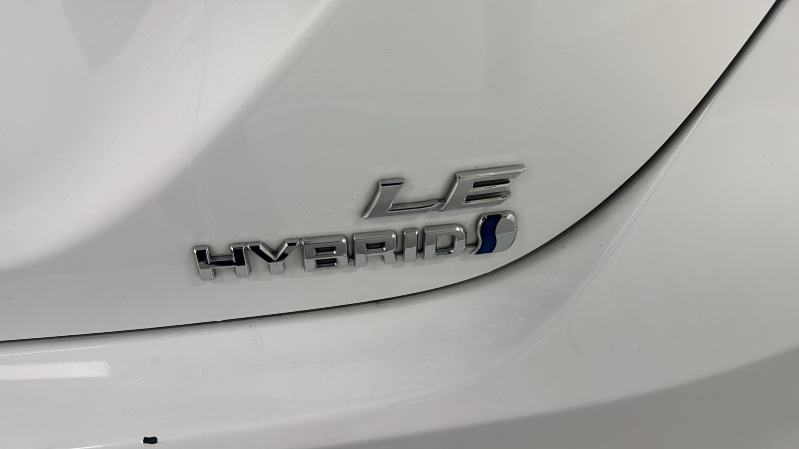 2022 Toyota Camry Hybrid LE 31