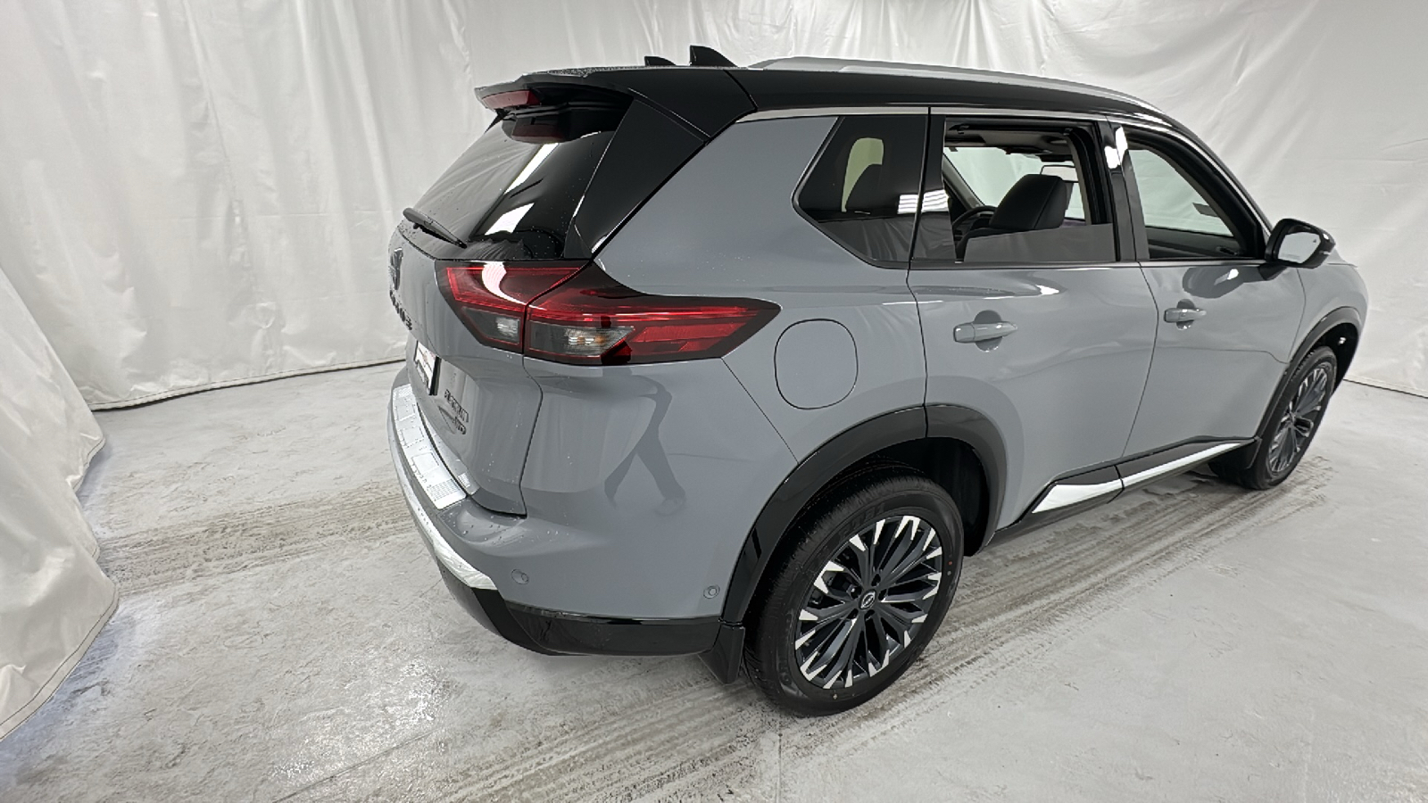 2025 Nissan Rogue Platinum 3