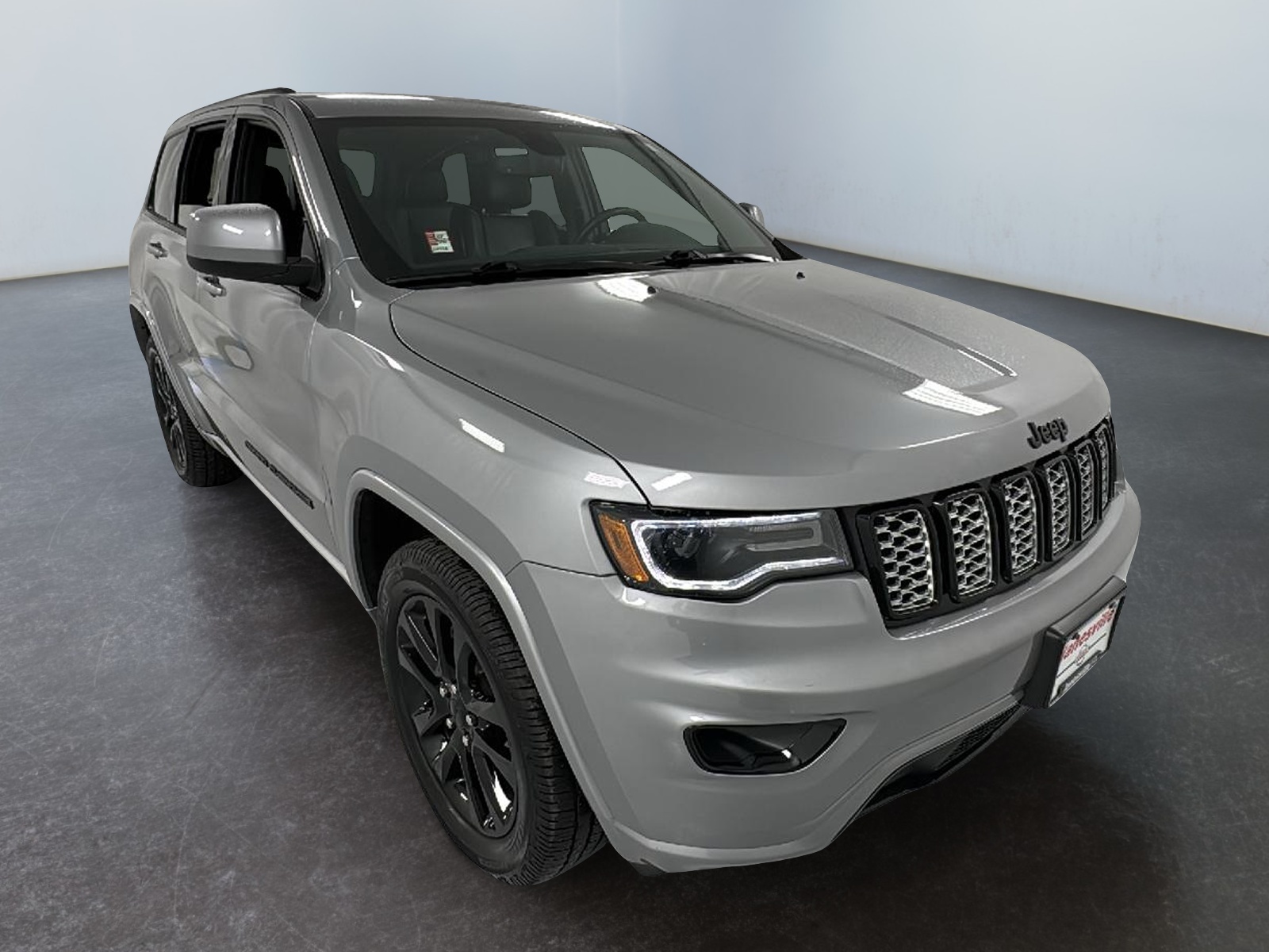 2020 Jeep Grand Cherokee Altitude 1