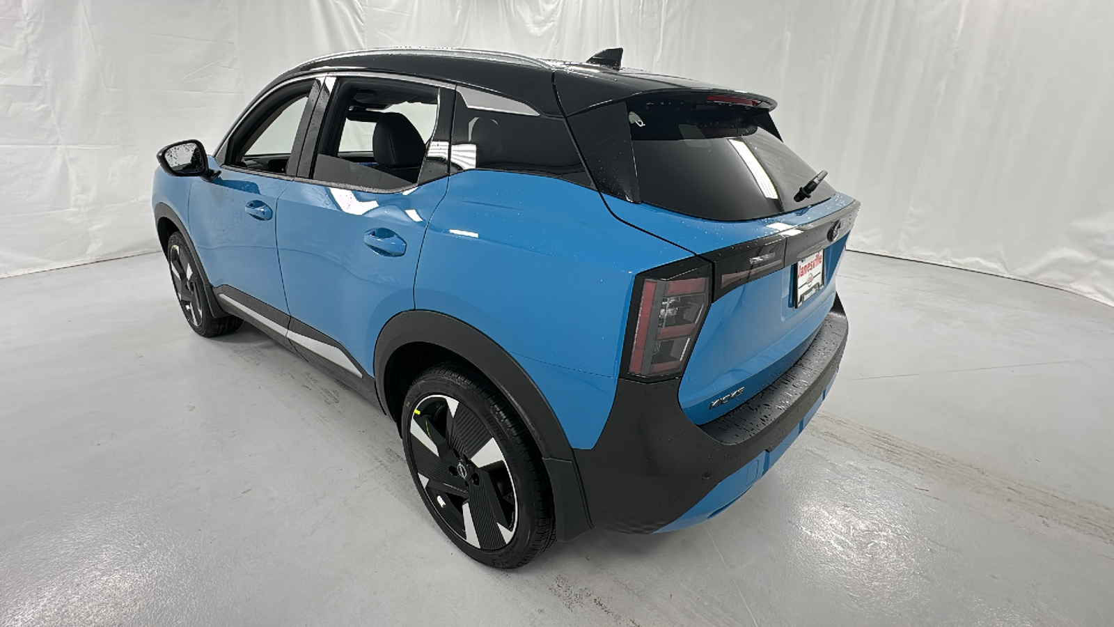 2025 Nissan Kicks SR 5