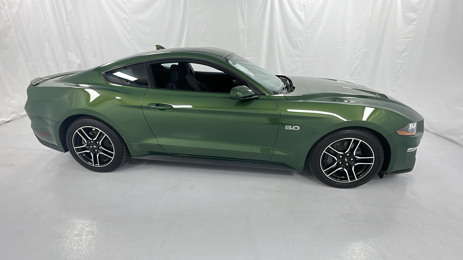 2022 Ford Mustang GT 2