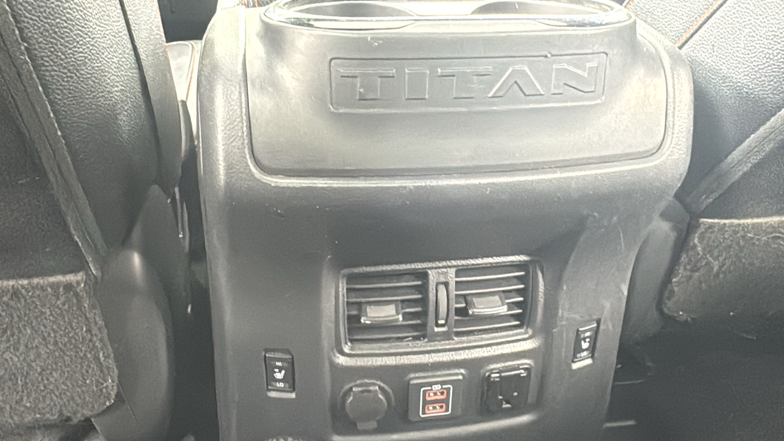 2021 Nissan Titan PRO-4X 36