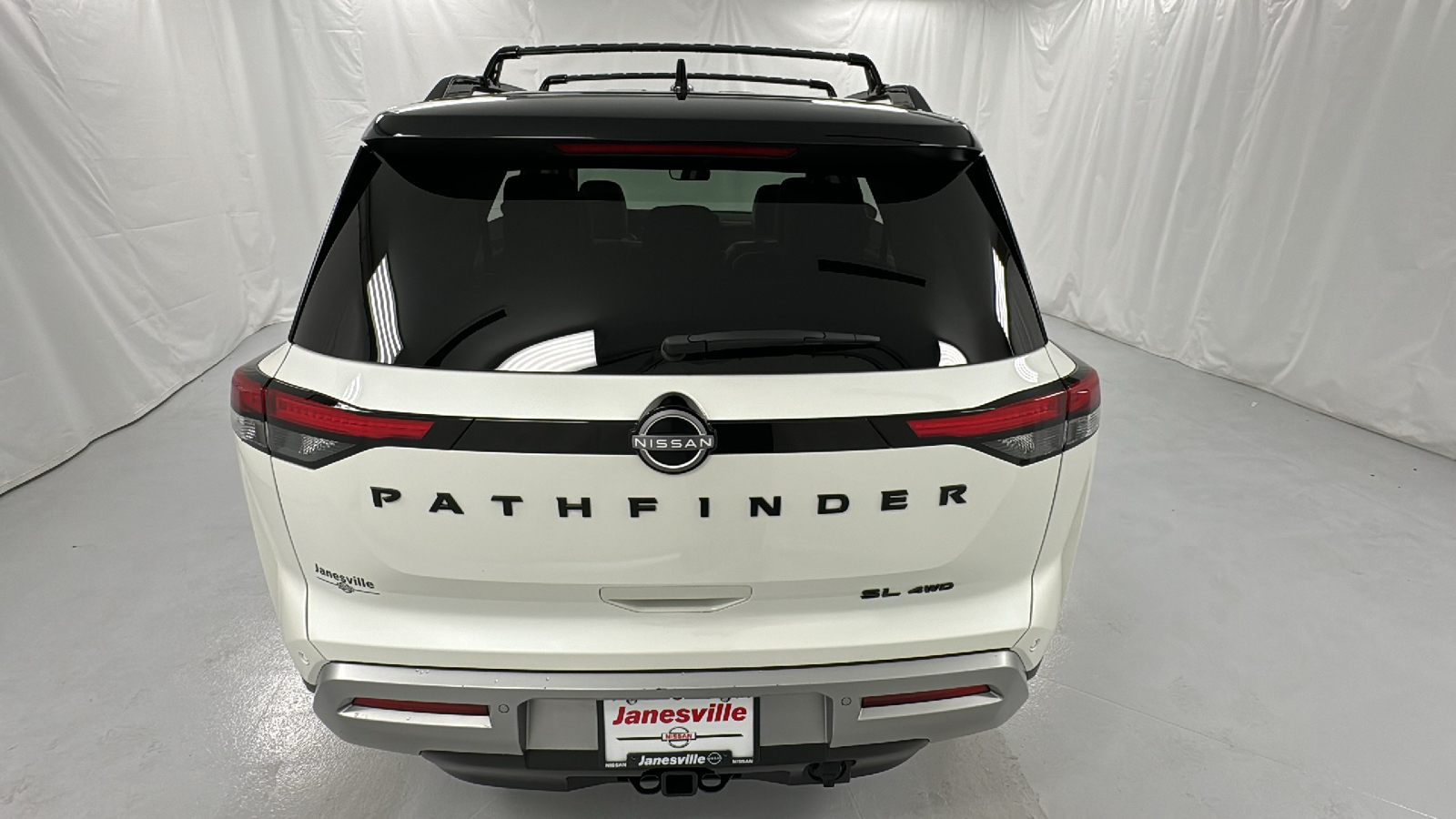 2023 Nissan Pathfinder SL 4