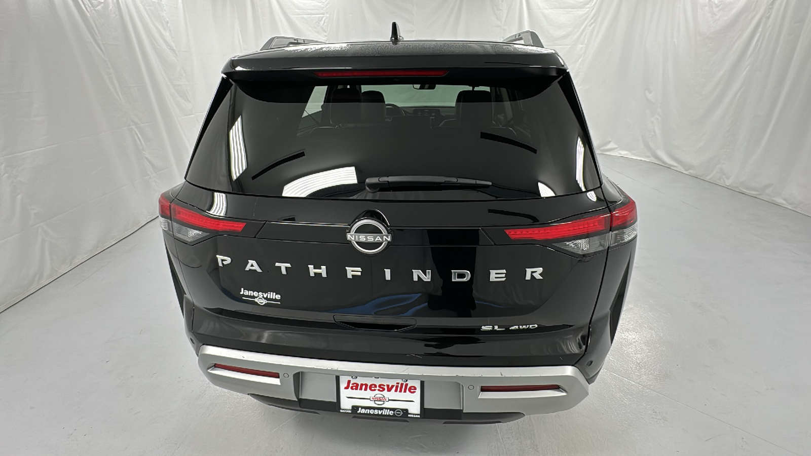 2023 Nissan Pathfinder SL 4