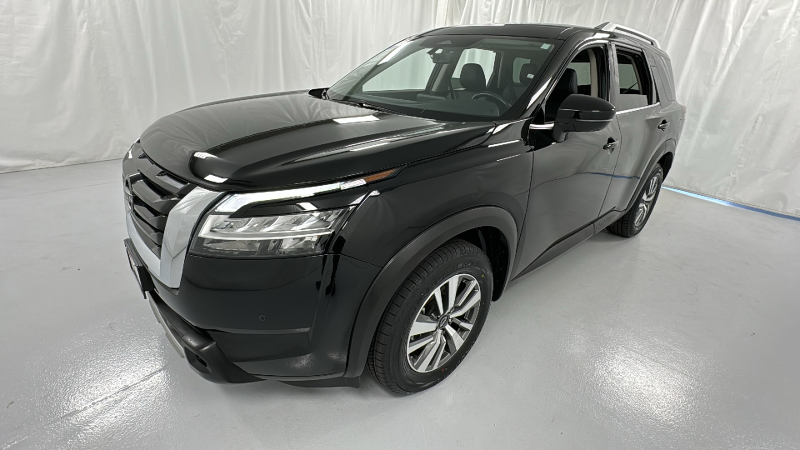 2023 Nissan Pathfinder SL 7