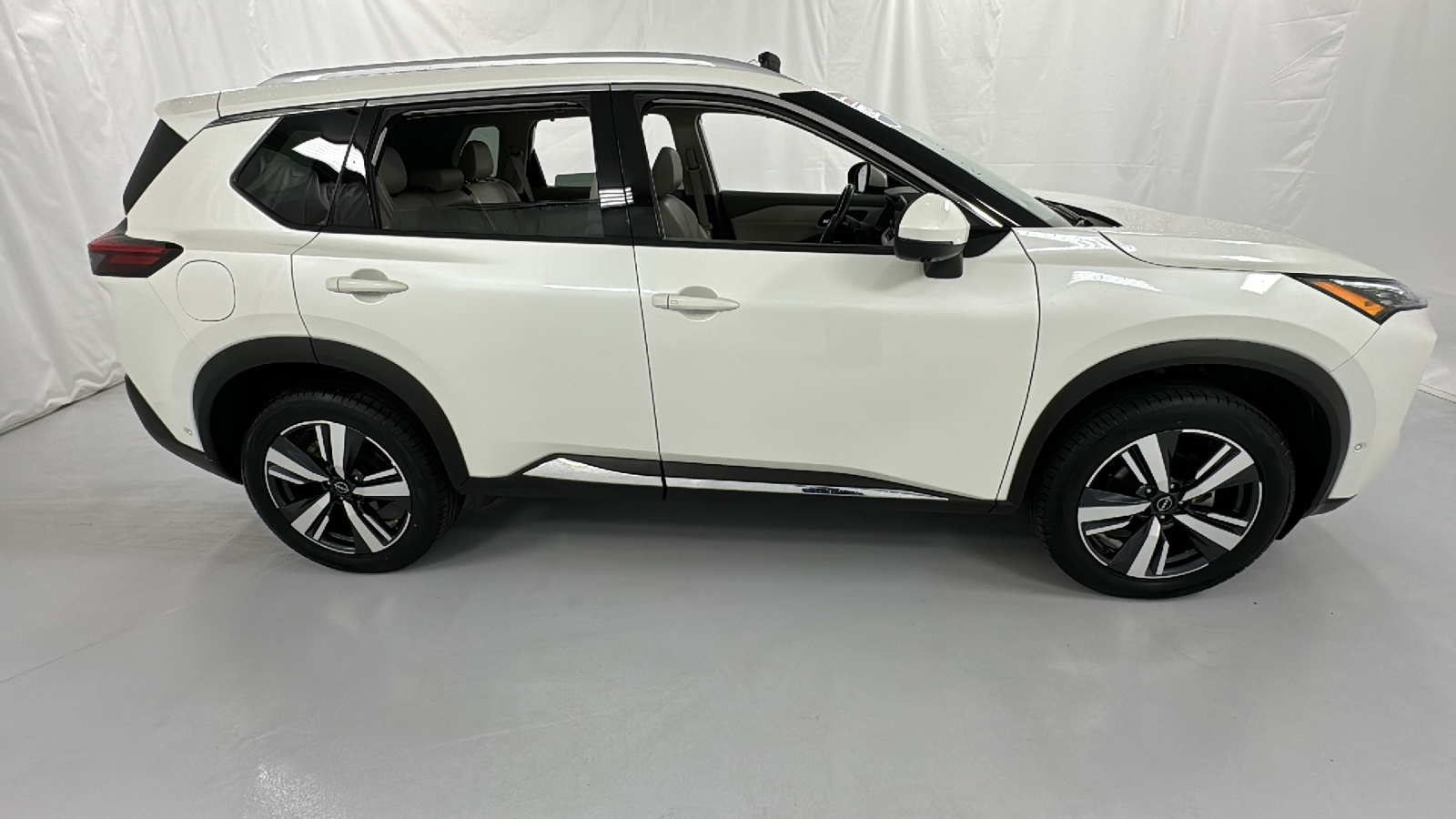 2023 Nissan Rogue SL 2