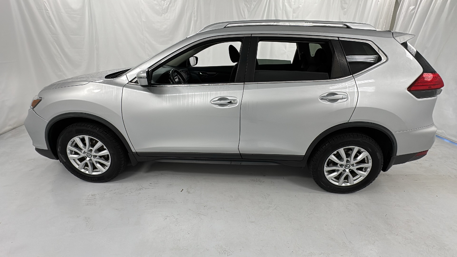 2017 Nissan Rogue SV 6