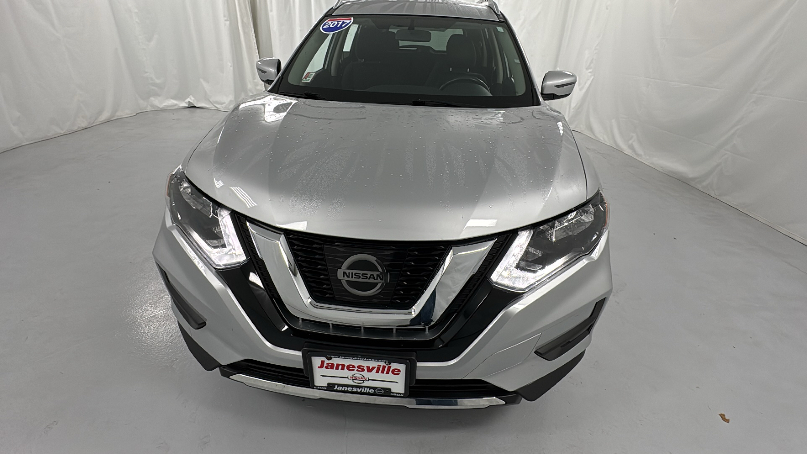 2017 Nissan Rogue SV 8