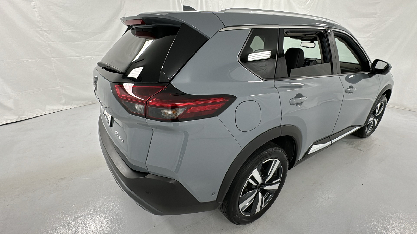 2023 Nissan Rogue SL 3