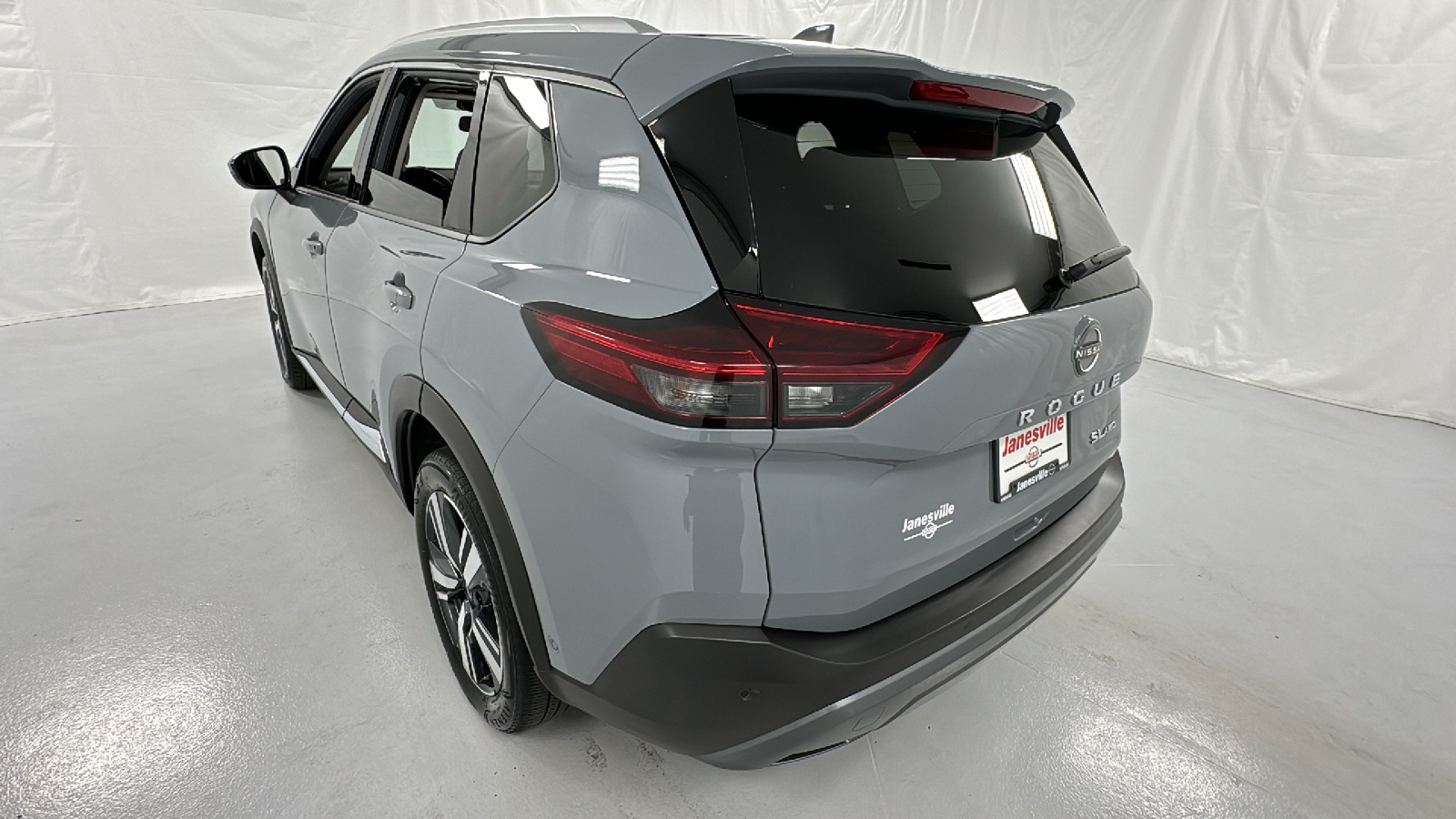 2023 Nissan Rogue SL 5