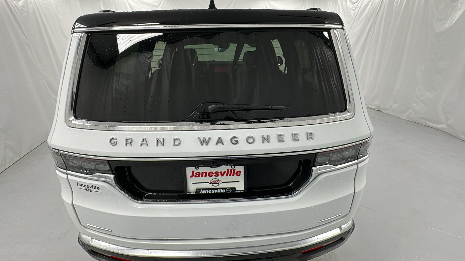 2023 Jeep Grand Wagoneer Series II 4