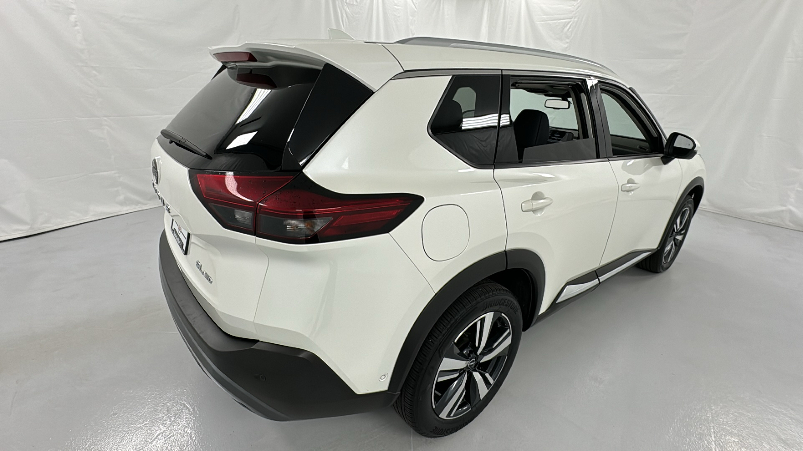 2023 Nissan Rogue SL 3