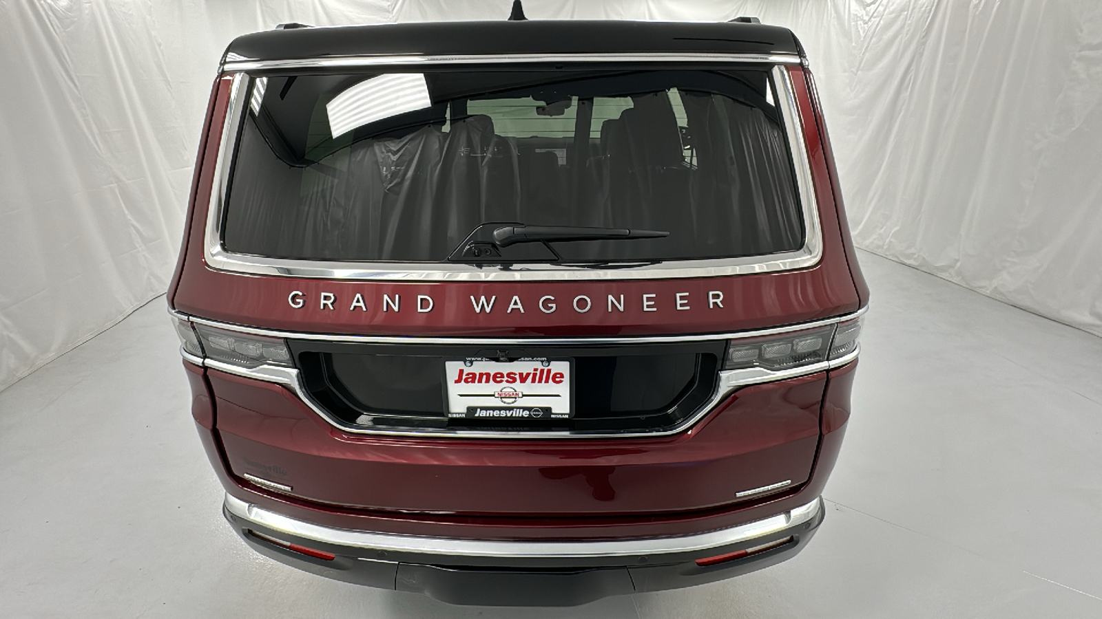 2023 Jeep Grand Wagoneer Series II 4