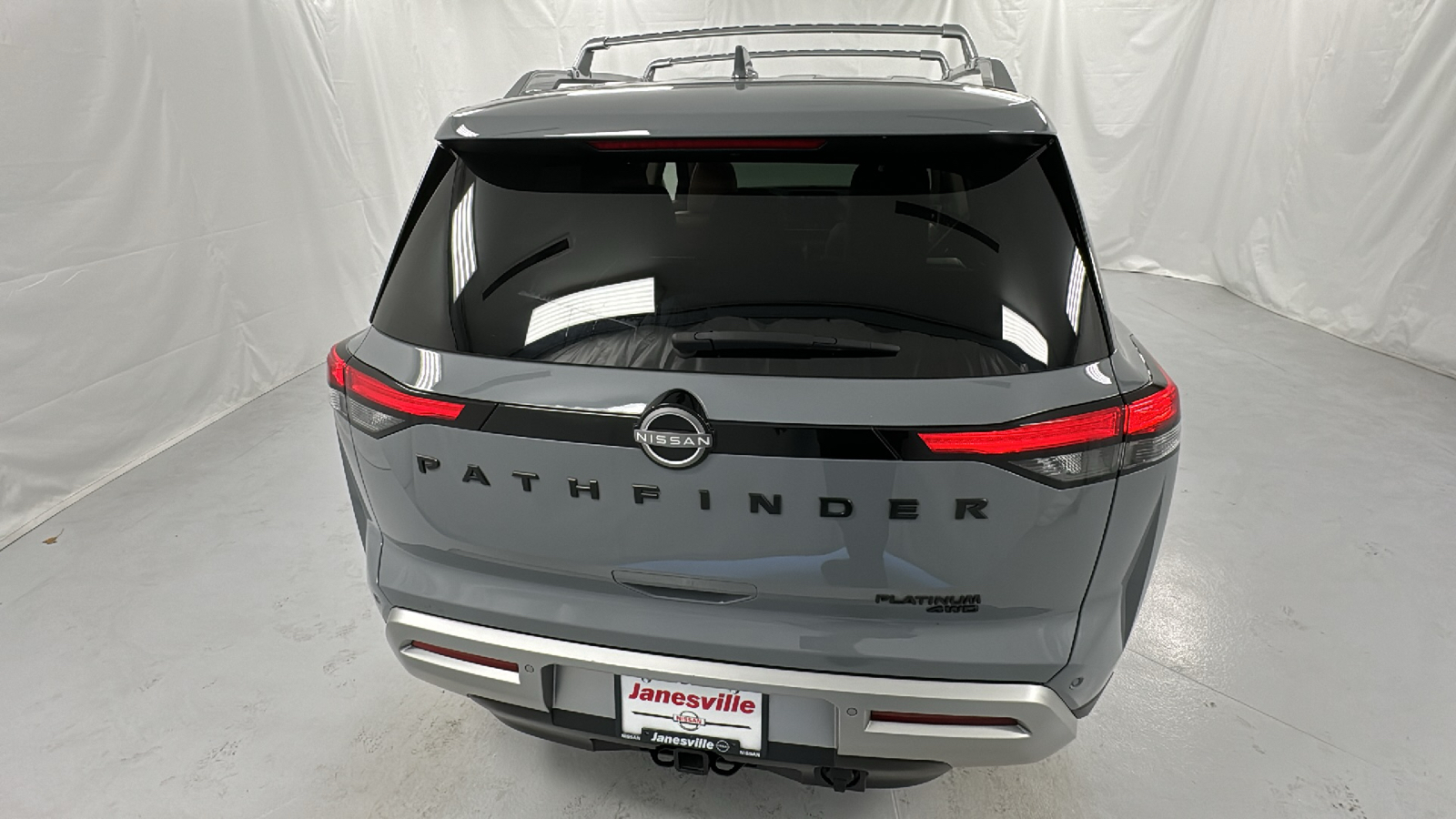 2023 Nissan Pathfinder Platinum 4