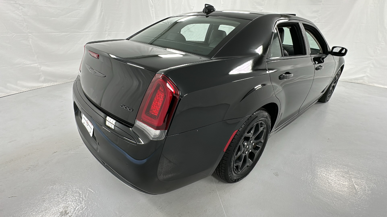 2022 Chrysler 300 Touring 3