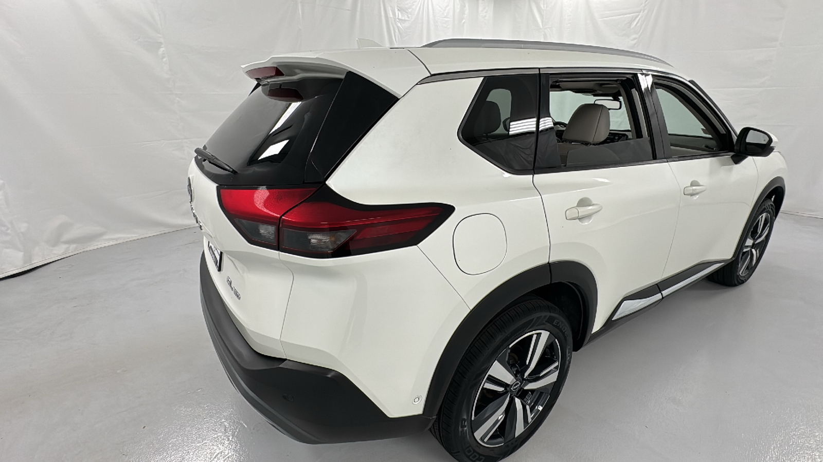 2023 Nissan Rogue SL 3