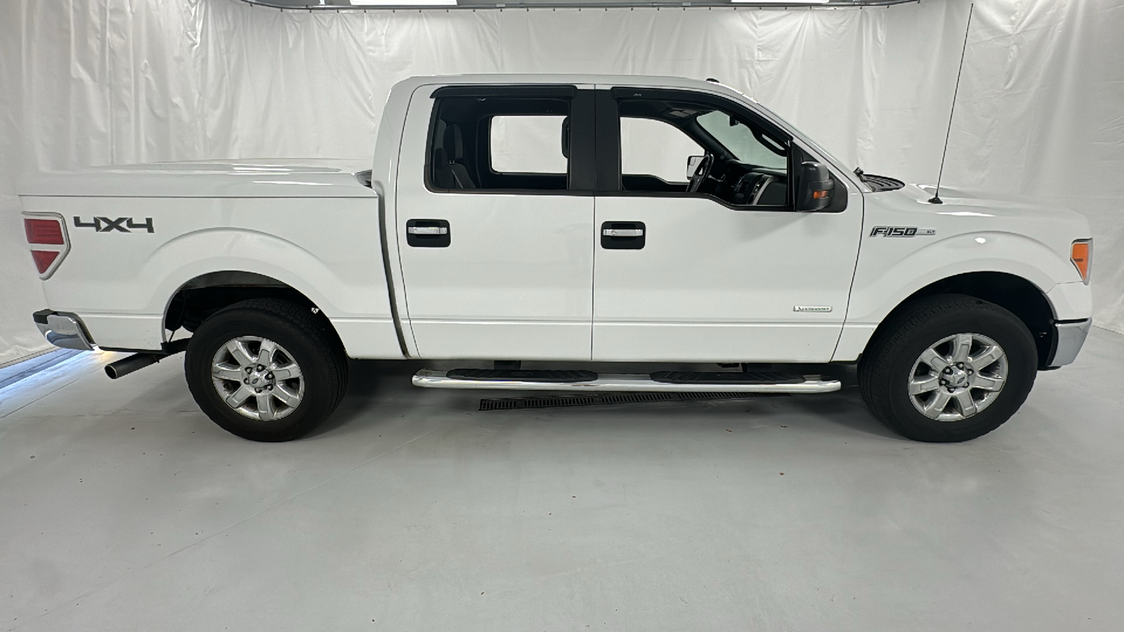 2013 Ford F-150 Lariat 2