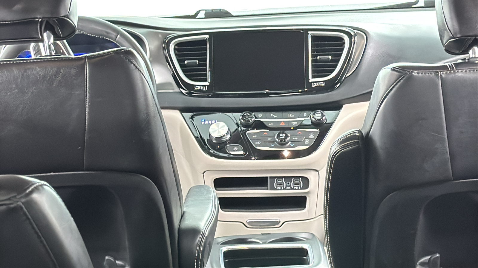 2023 Chrysler Pacifica Touring L 19