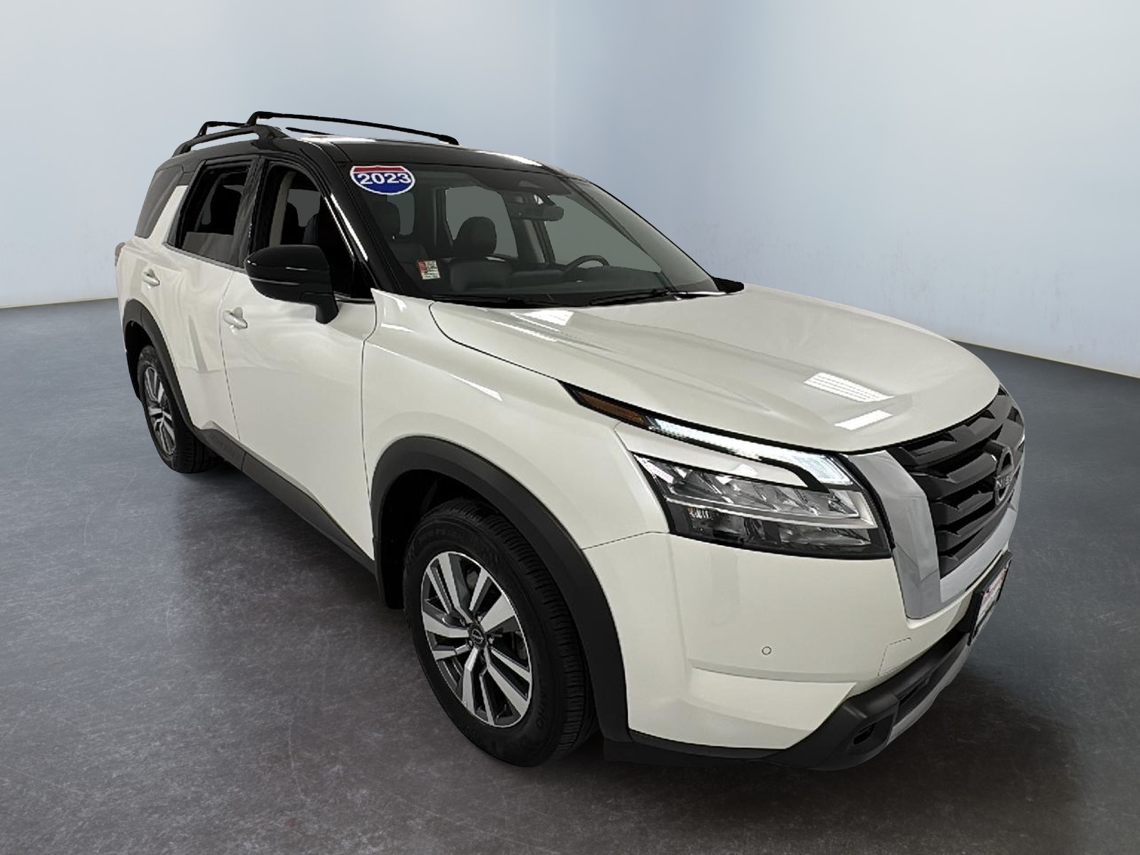 2023 Nissan Pathfinder SL 1