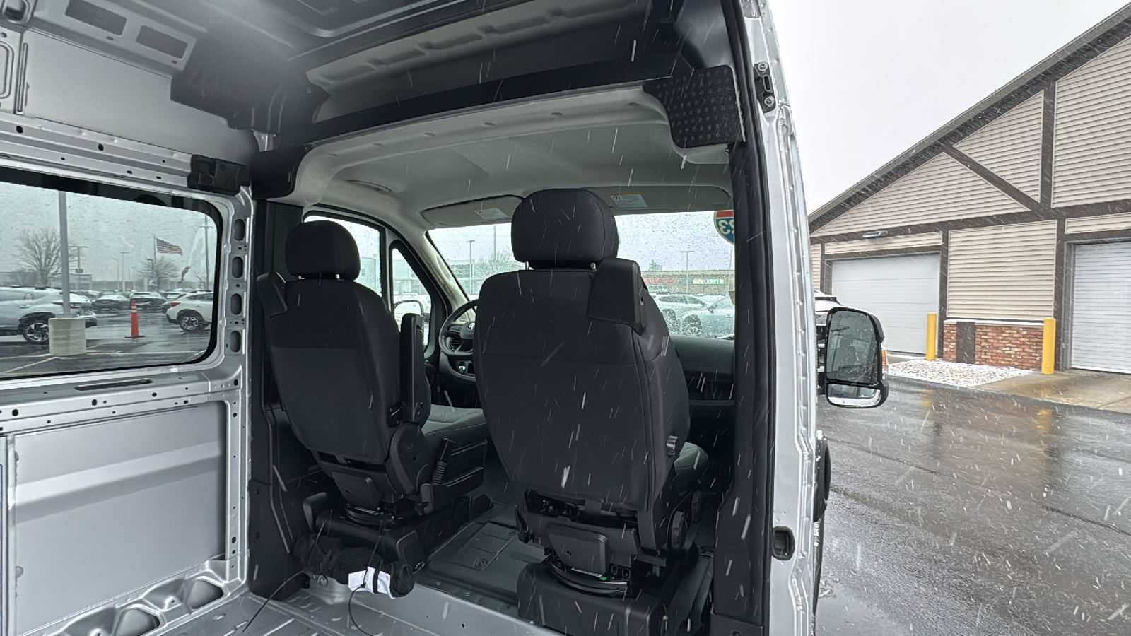 2023 Ram ProMaster 3500 Window Van High Roof 24