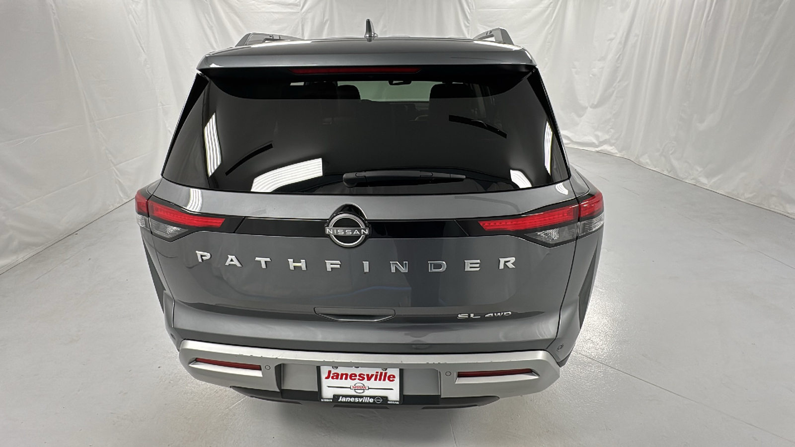 2023 Nissan Pathfinder SL 4