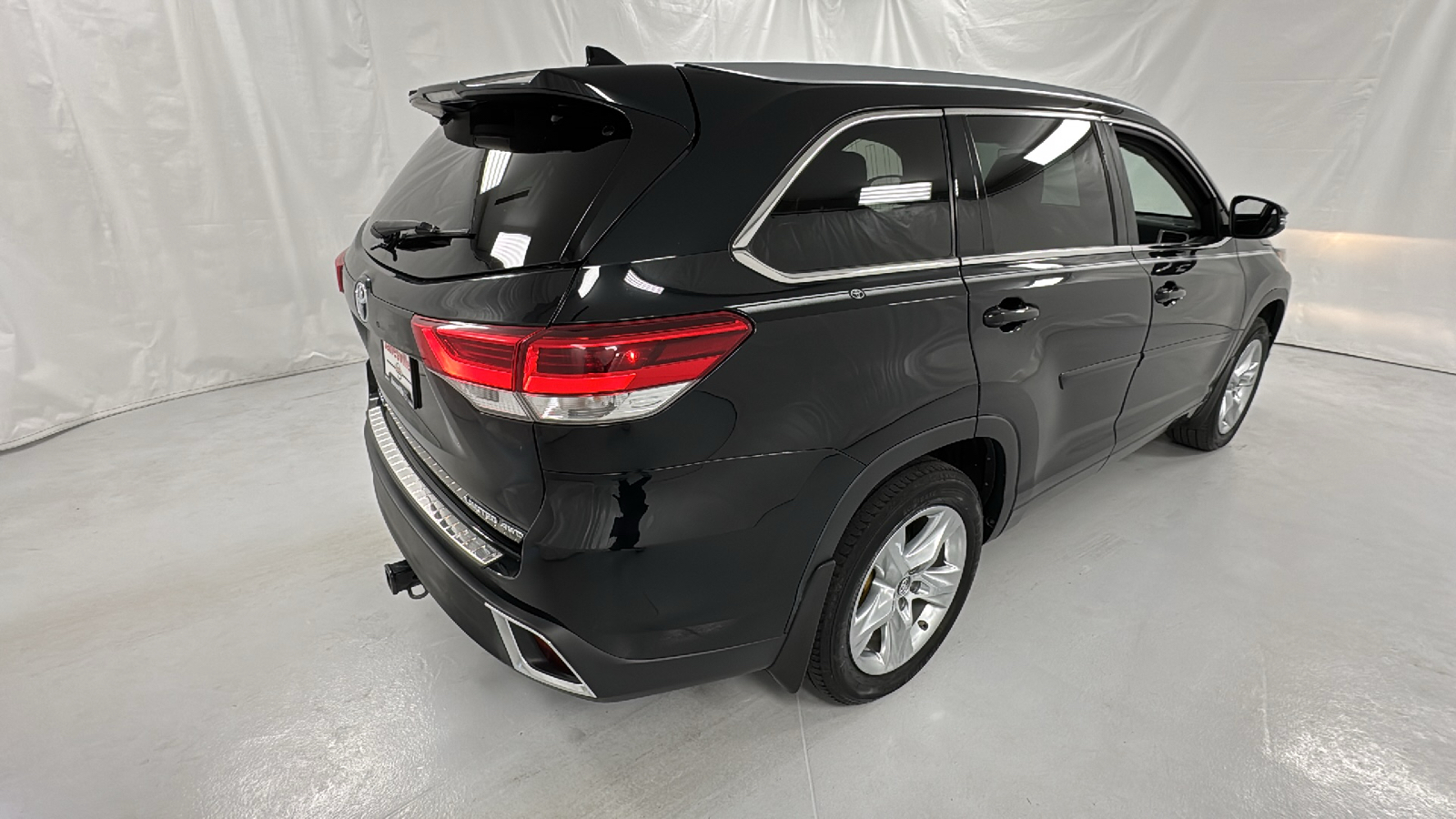 2017 Toyota Highlander Limited 3