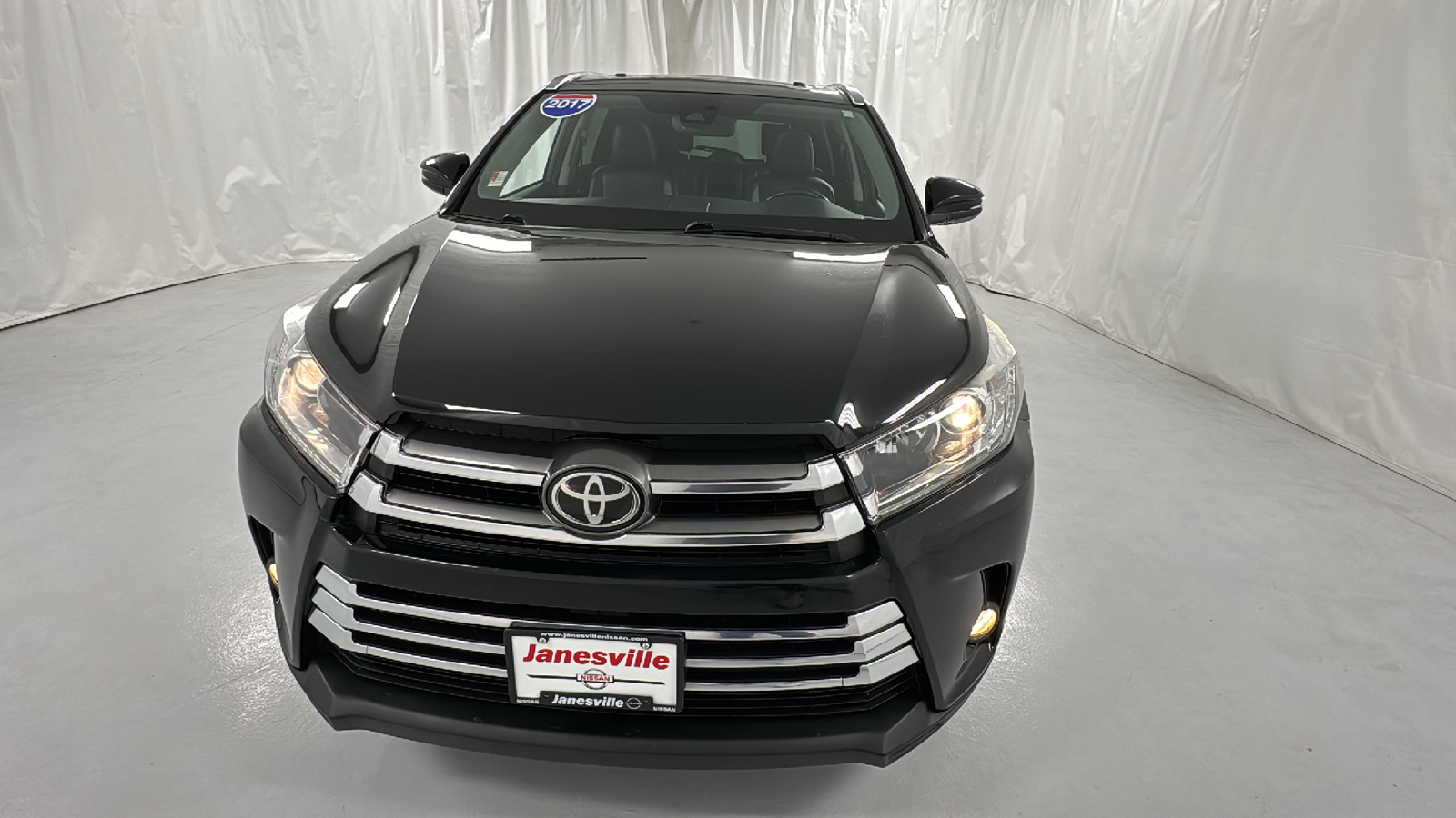 2017 Toyota Highlander Limited 8