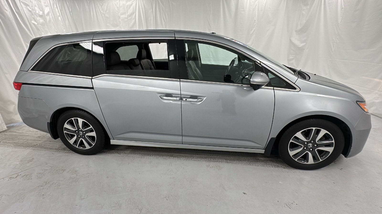 2016 Honda Odyssey Touring 2