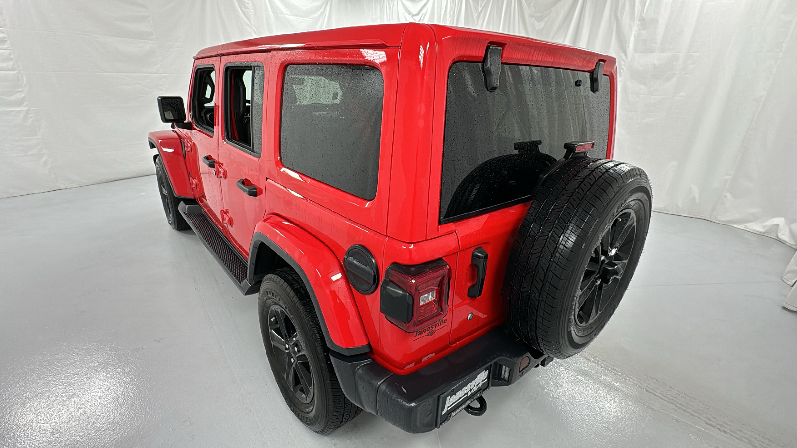 2020 Jeep Wrangler Unlimited Sahara Altitude 5