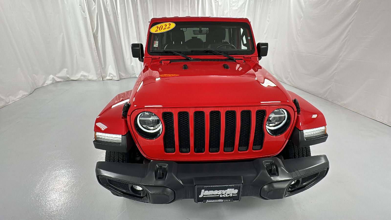 2020 Jeep Wrangler Unlimited Sahara Altitude 8