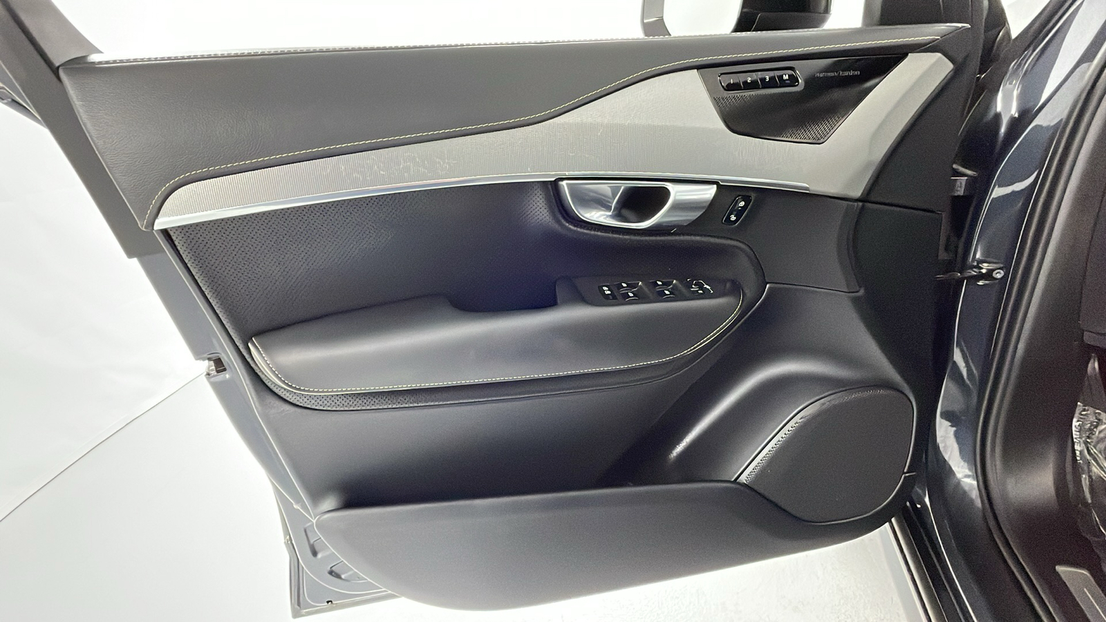 2022 Volvo XC90 Recharge Plug-In Hybrid T8 R-Design Extended Range 7P 19
