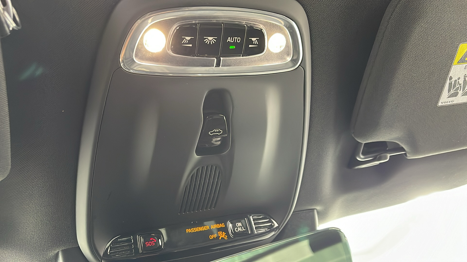 2022 Volvo XC90 Recharge Plug-In Hybrid T8 R-Design Extended Range 7P 31