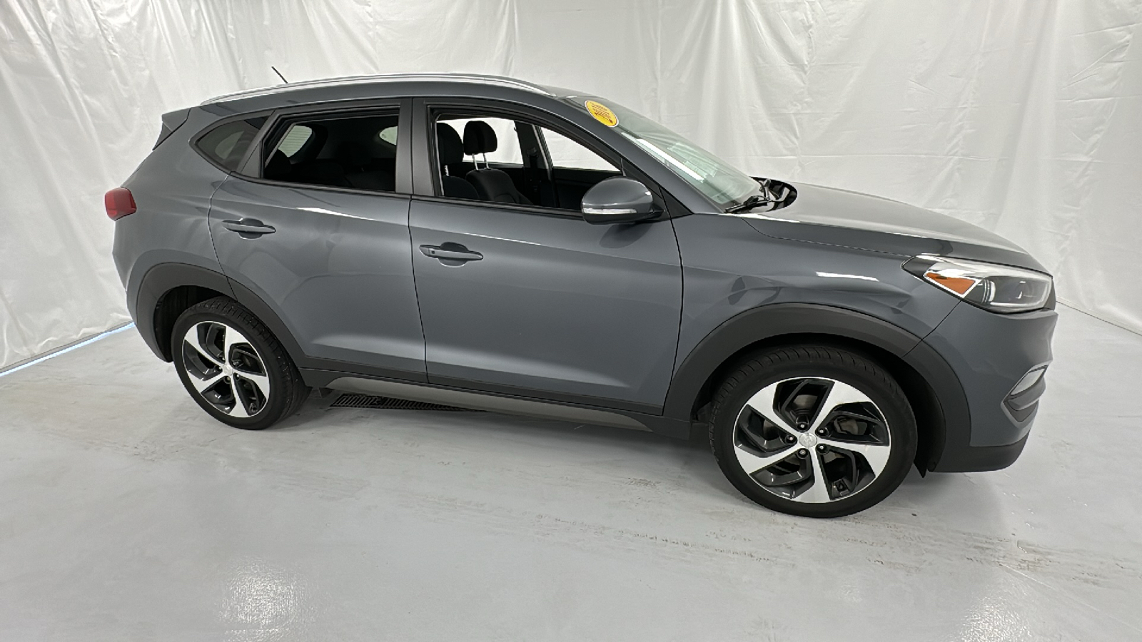 2016 Hyundai Tucson Sport 2