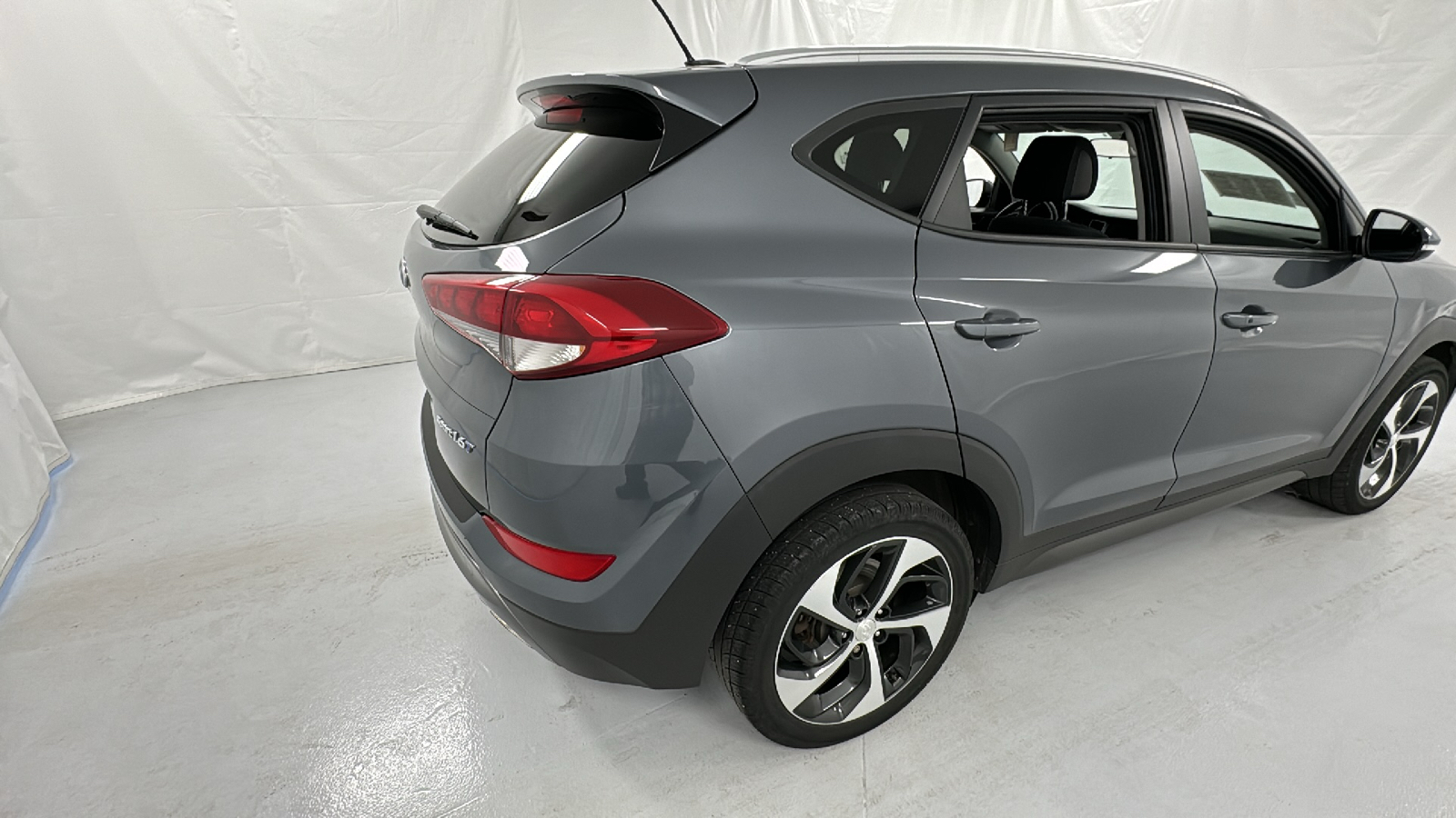 2016 Hyundai Tucson Sport 3