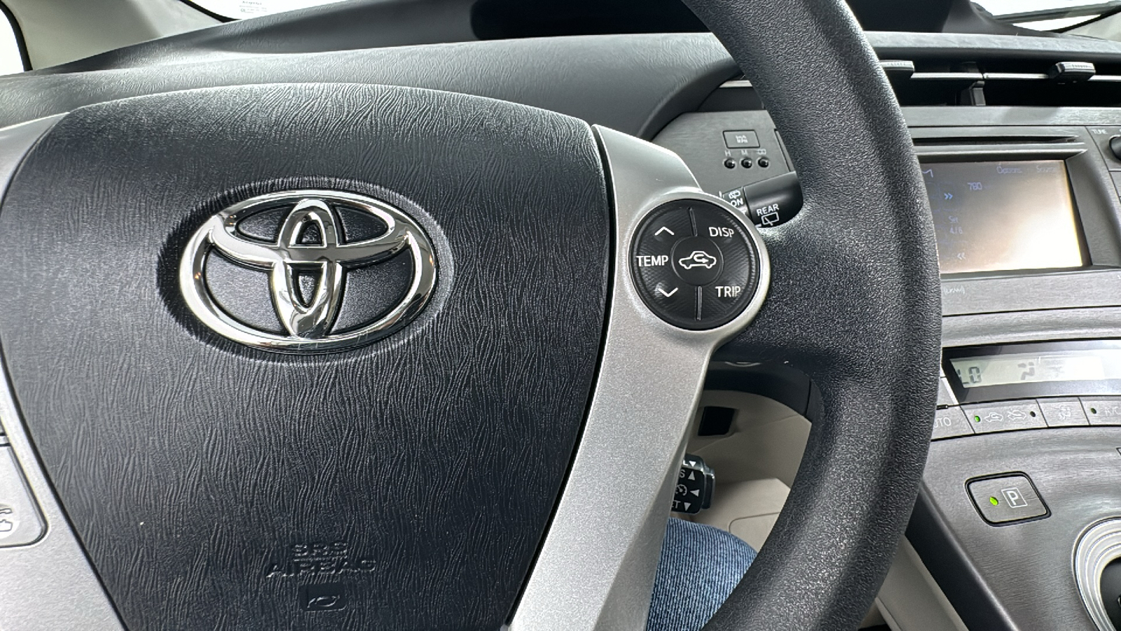 2014 Toyota Prius Four 22