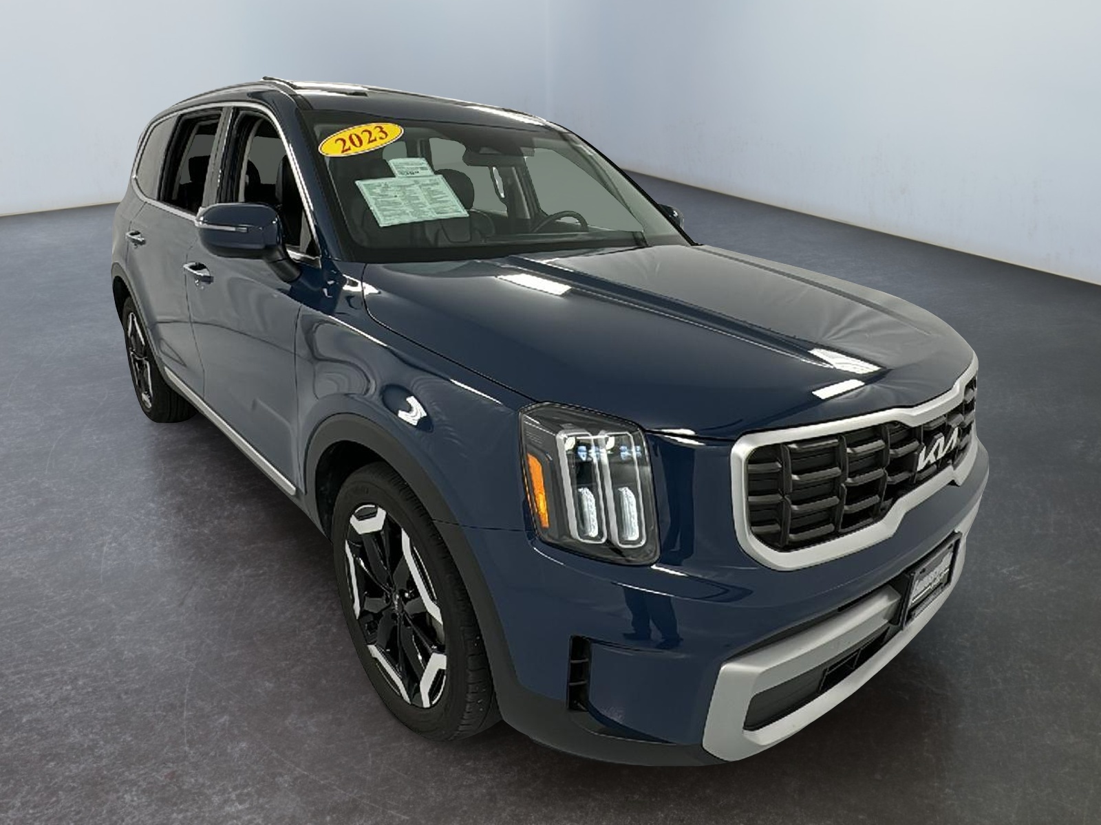 2023 Kia Telluride S 1