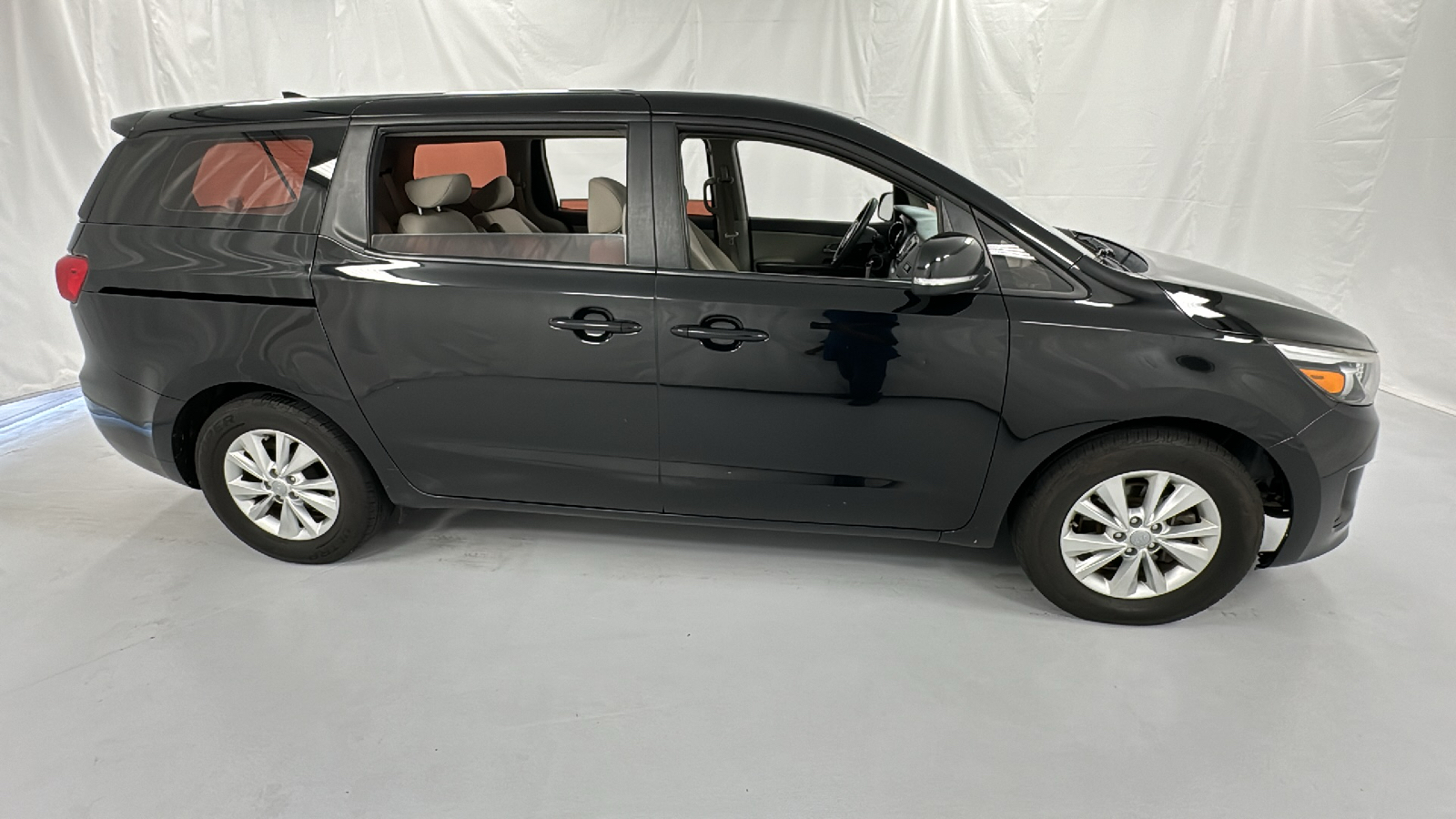 2016 Kia Sedona L 2