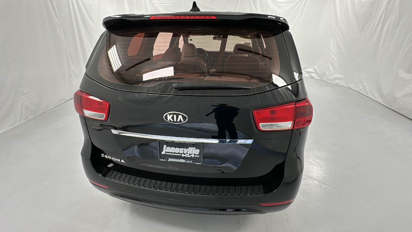 2016 Kia Sedona L 4