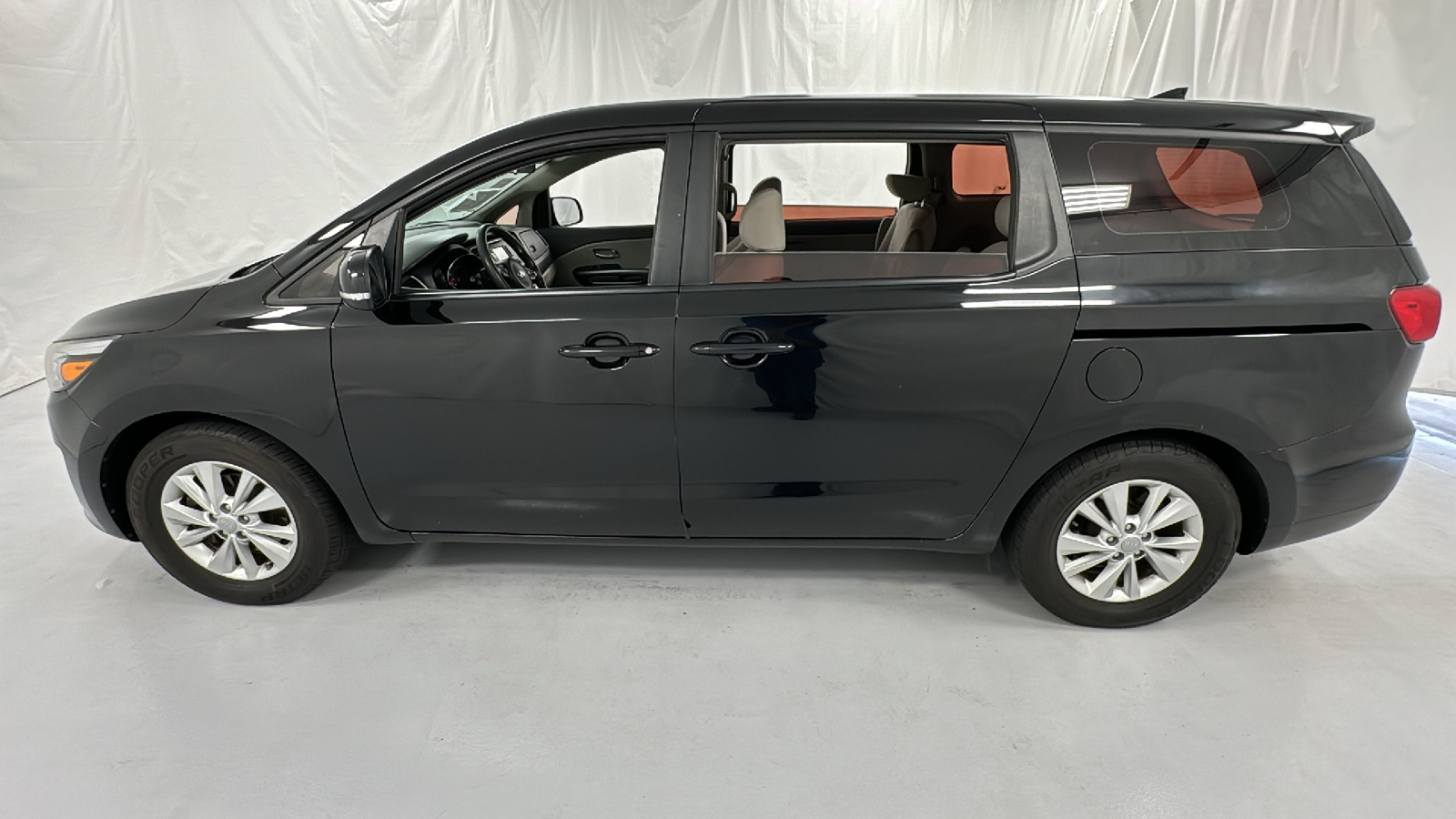 2016 Kia Sedona L 6