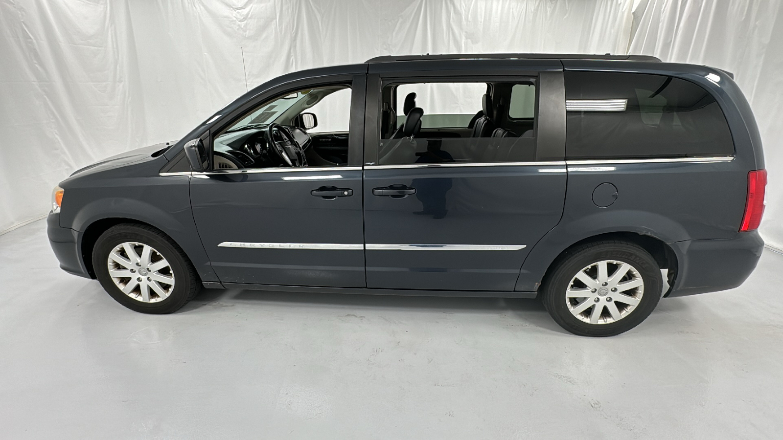 2013 Chrysler Town & Country Touring 6