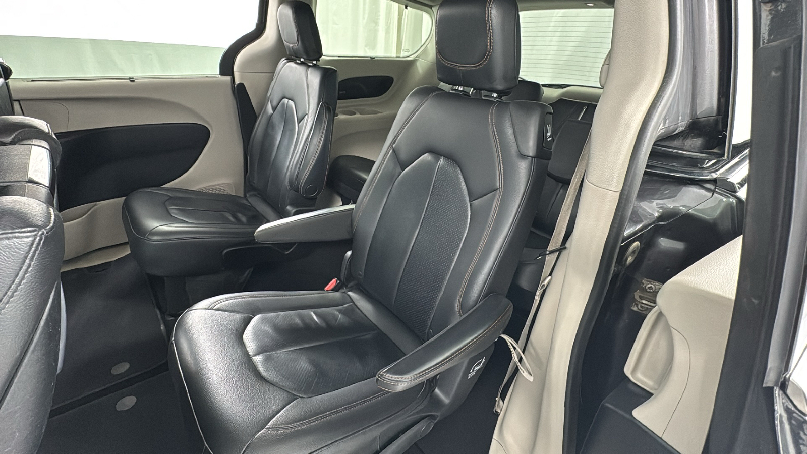 2017 Chrysler Pacifica Touring L Plus 12