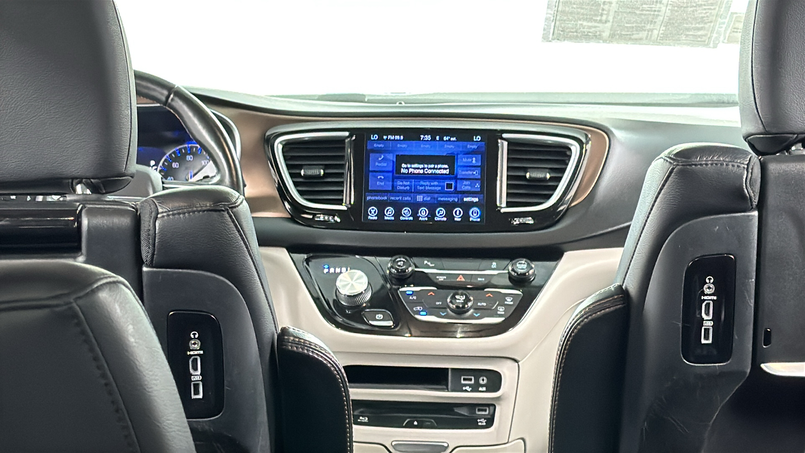 2017 Chrysler Pacifica Touring L Plus 18