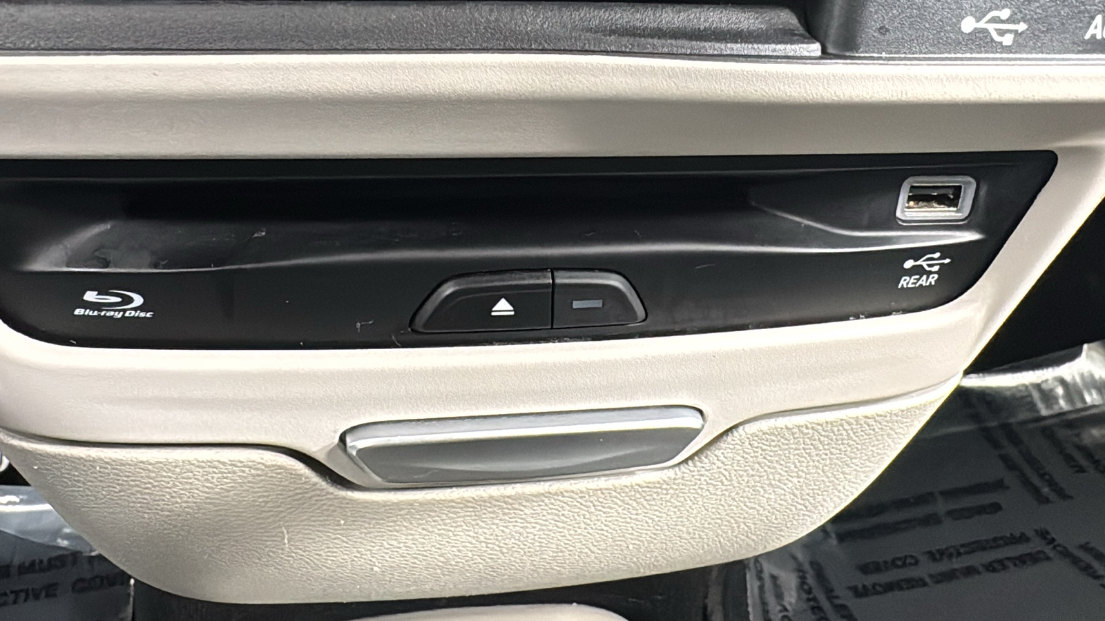 2017 Chrysler Pacifica Touring L Plus 30