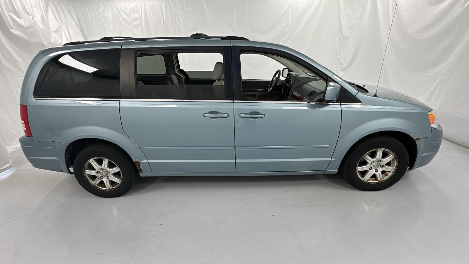 2008 Chrysler Town & Country Touring 2