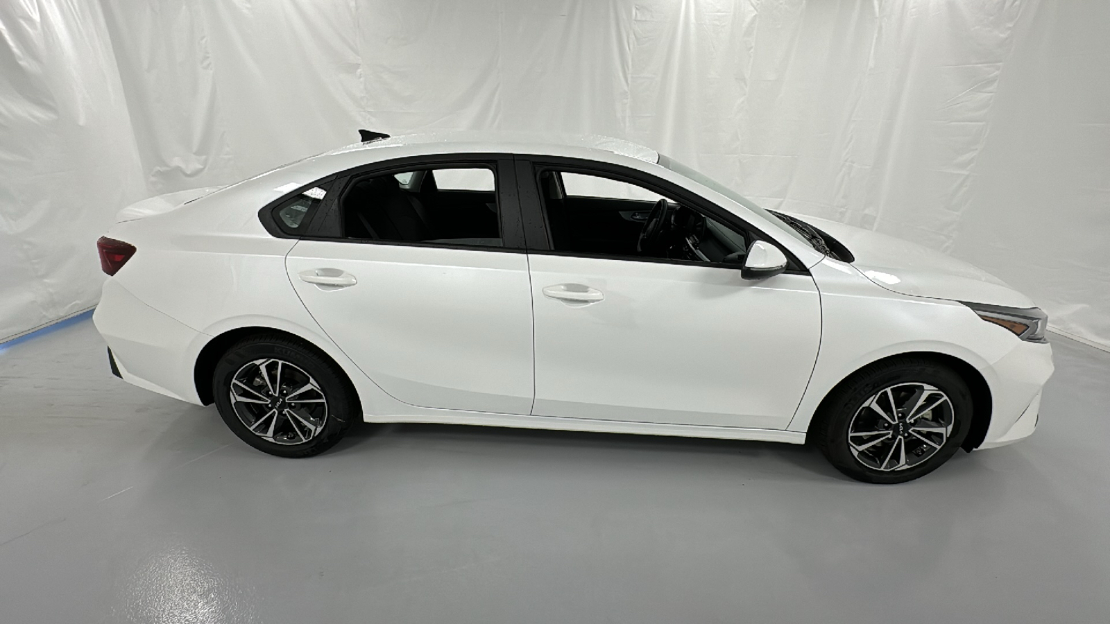 2024 Kia Forte LXS 2